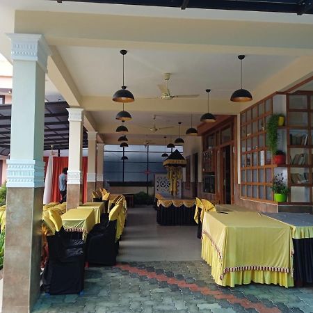 Meghdoot river resort Kochi Buitenkant foto